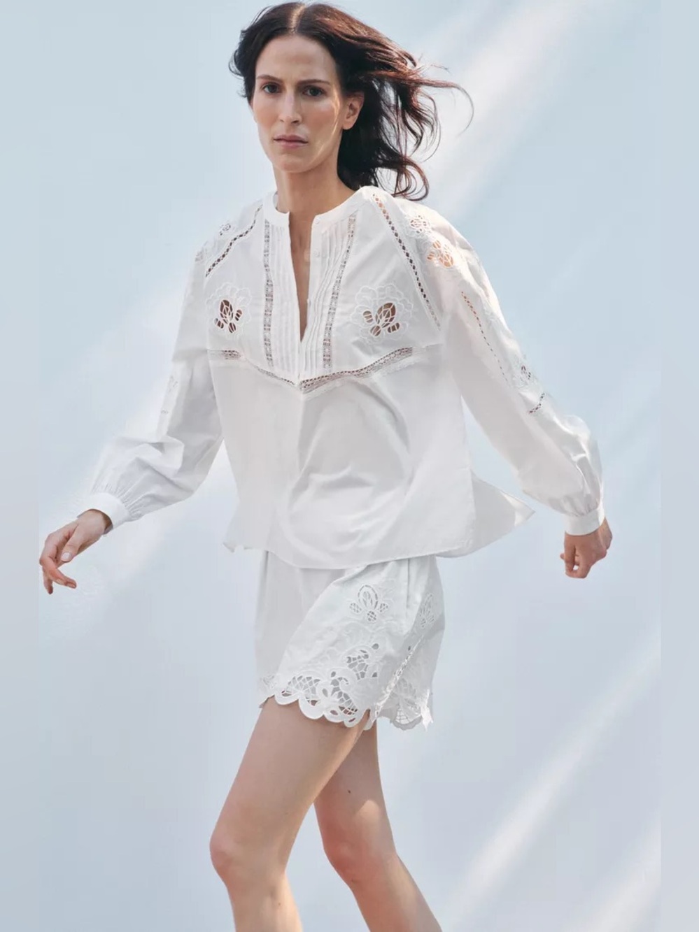 ZARAZW COLLECTION
EMBROIDERED OPENWORK
BLOUSE 4786/058/250